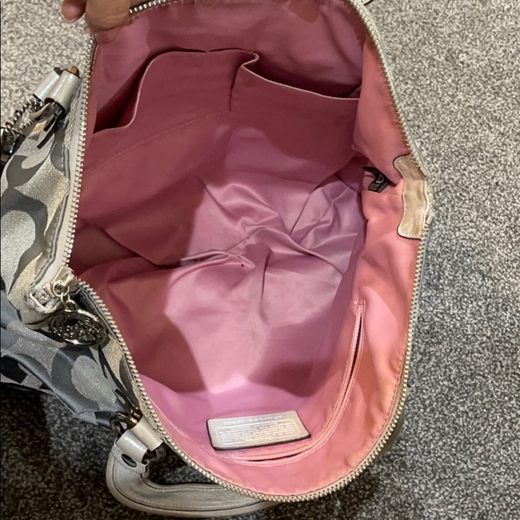 Coach Purse- Very Big - Picture 6 of 6